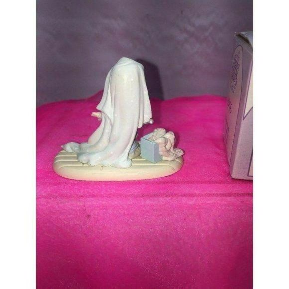 Precious Moments Wedding June Month Bride Flowers 110043 Miniature figurine - Picture 11 of 12